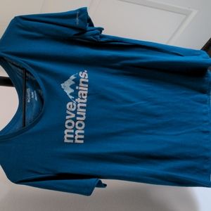 Columbia 'Move Mountains' tee